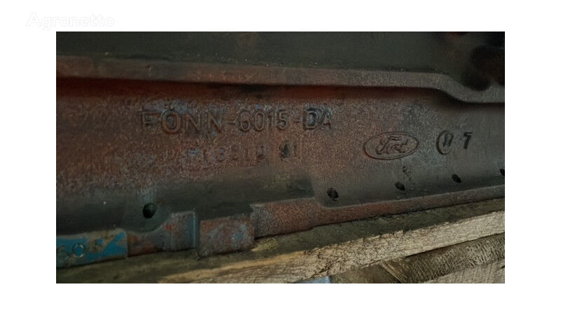 blok motorja Ford FONN-6015-DA za traktor na kolesih Ford 8730 8830