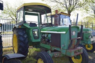 traktor na kolesih John Deere 2130