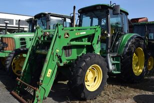 traktor na kolesih John Deere 6220