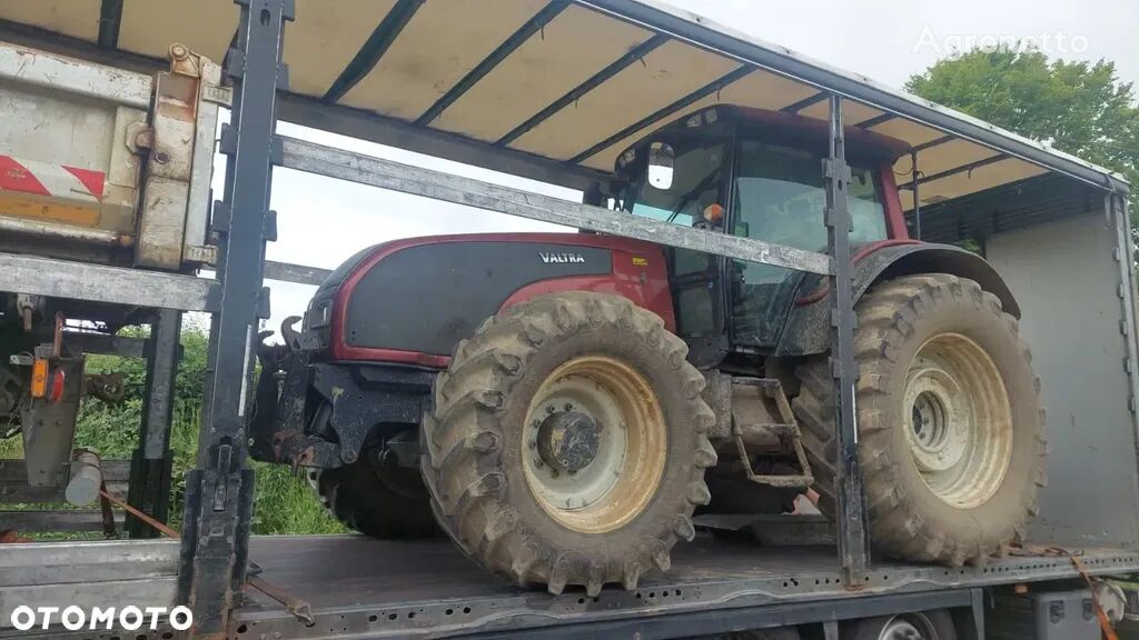 traktor na kolesih Valtra T171