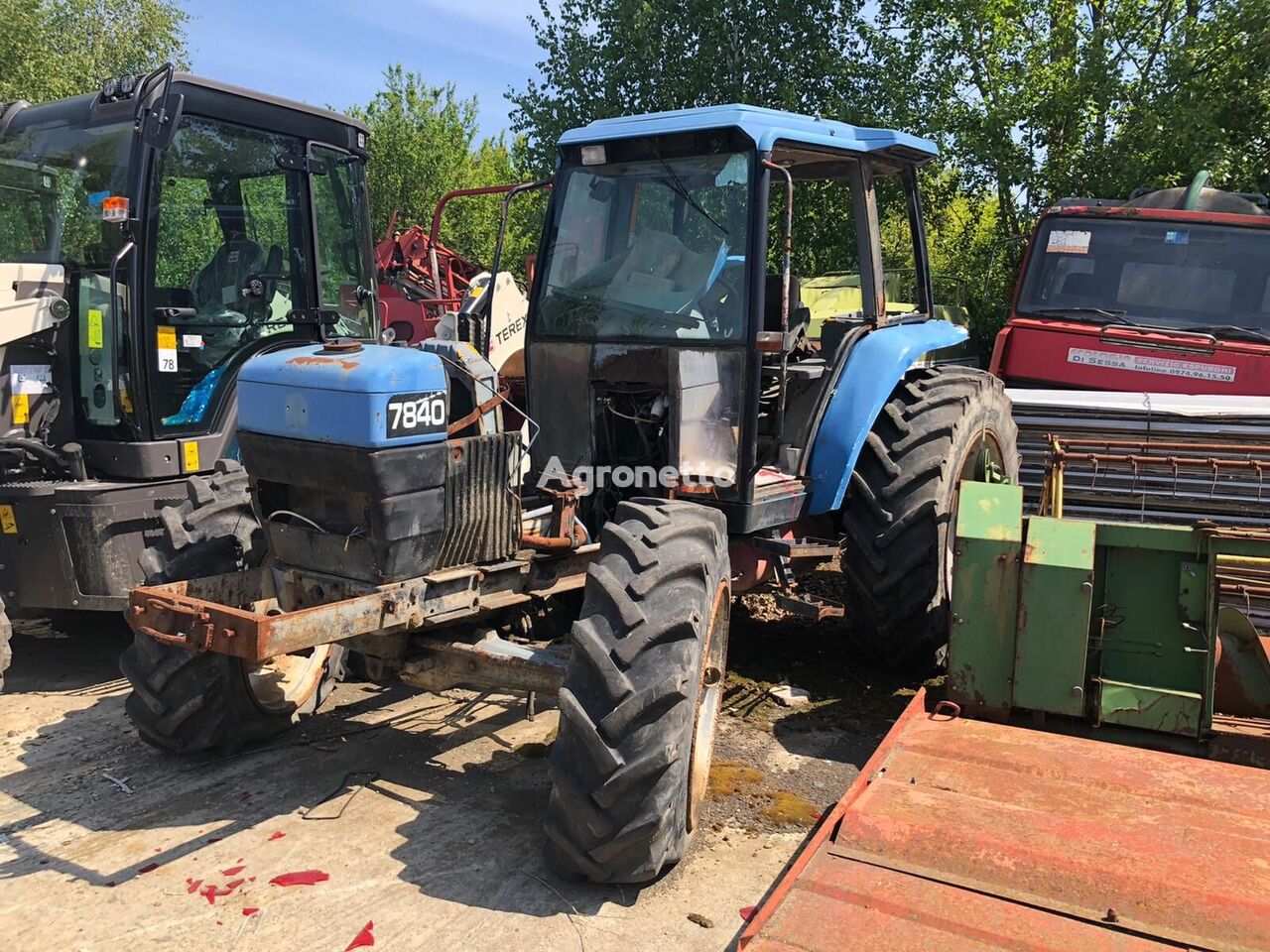 vinogradniški traktor Ford 7840 FOR PARTS za dele